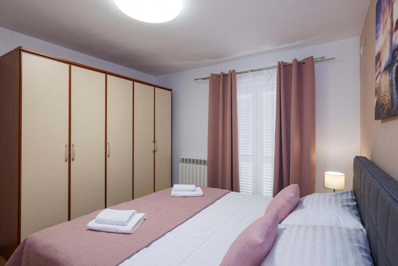 Apartman La Vista E' Bella Kornić Eksteriør billede