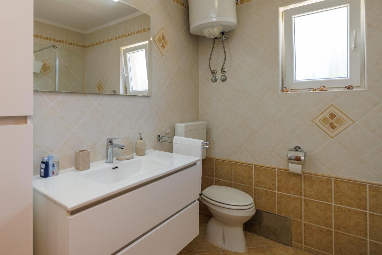 Apartman La Vista E' Bella Kornić Eksteriør billede