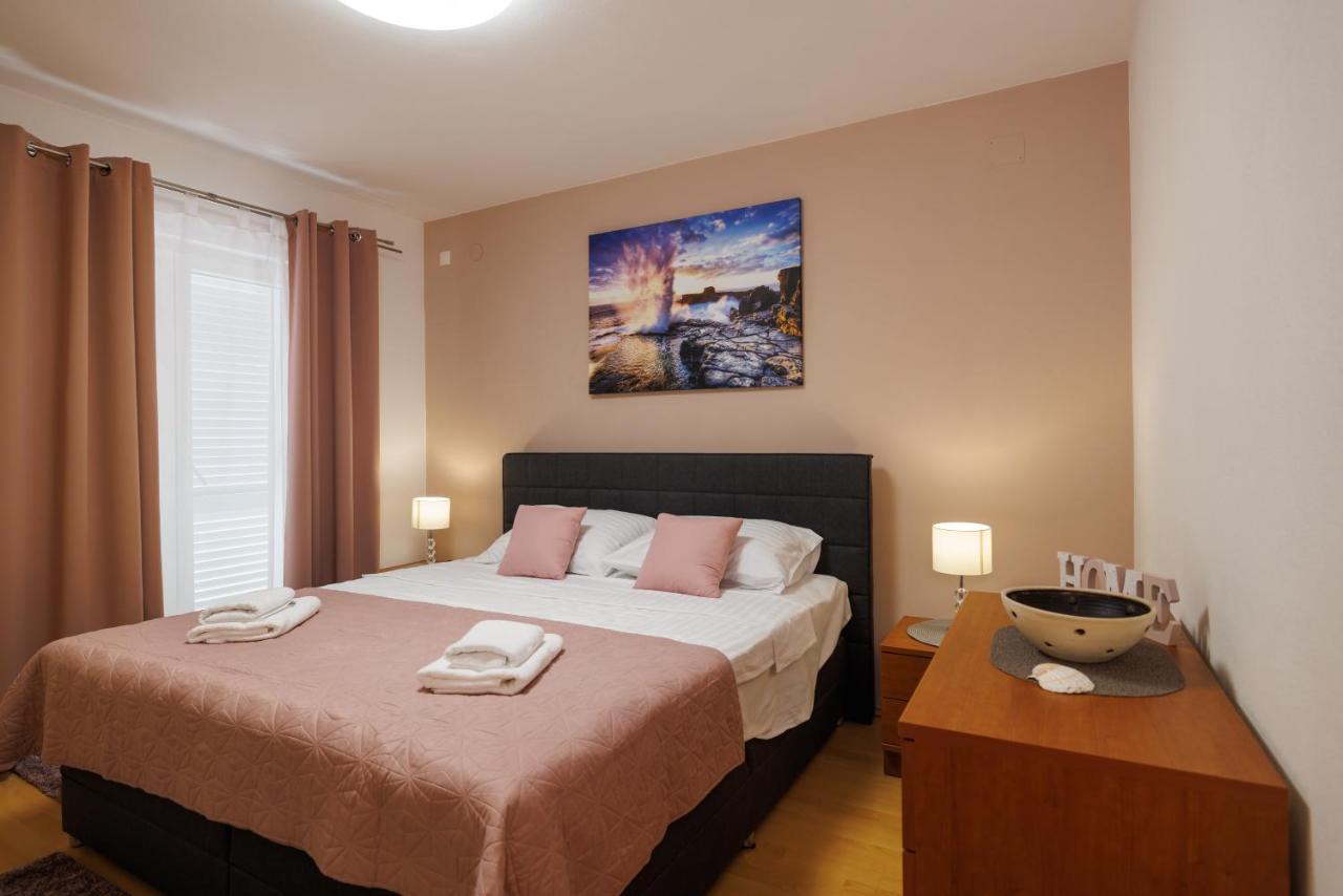 Apartman La Vista E' Bella Kornić Eksteriør billede